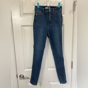 Old Navy Rockstar Skinny Jeans - Size 2